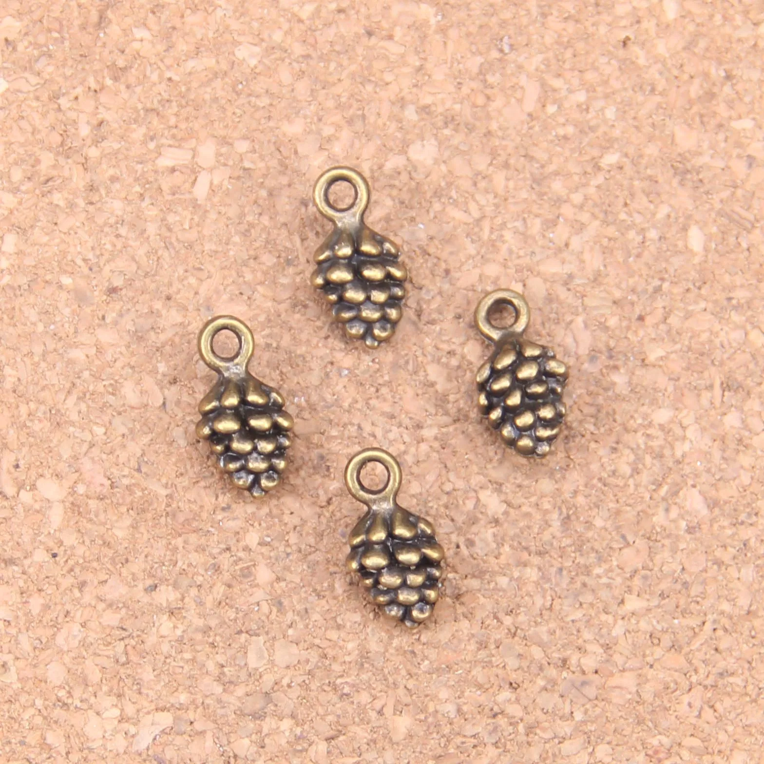 172pcs Charms pine cone 13x6mm Antique Pendants,Vintage Bronze Jewelry,DIY for bracelet necklace
172pcs Charms pine cone 13x6mm Antique Pendants,Vintage Bronze Jewelry,DIY for bracelet necklace