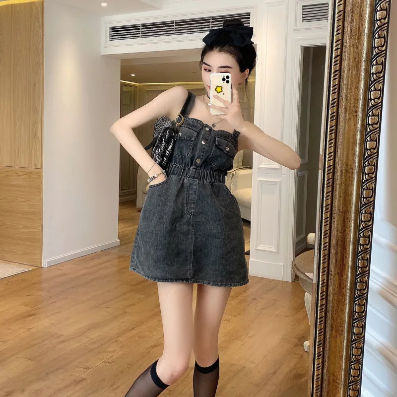 Джинсовый слитный комбинезон в стиле ретро с завышенной талией 
Джинсовый слитный комбинезон в стиле ретро с завышенной талией