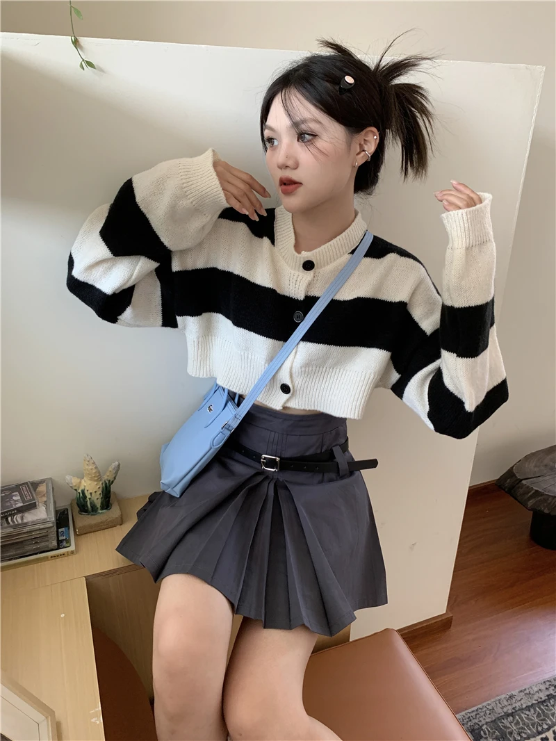 Cropped Cardigan 2023 Ropa Mujer O-neck Long Sleeve Pull Femme Korean Sueter Y2k Clothing Fashion Striped Knitted Sweater Tops
Cropped Cardigan 2023 Ropa Mujer O-neck Long Sleeve Pull Femme Korean Sueter Y2k Clothing Fashion Striped Knitted Sweater Tops