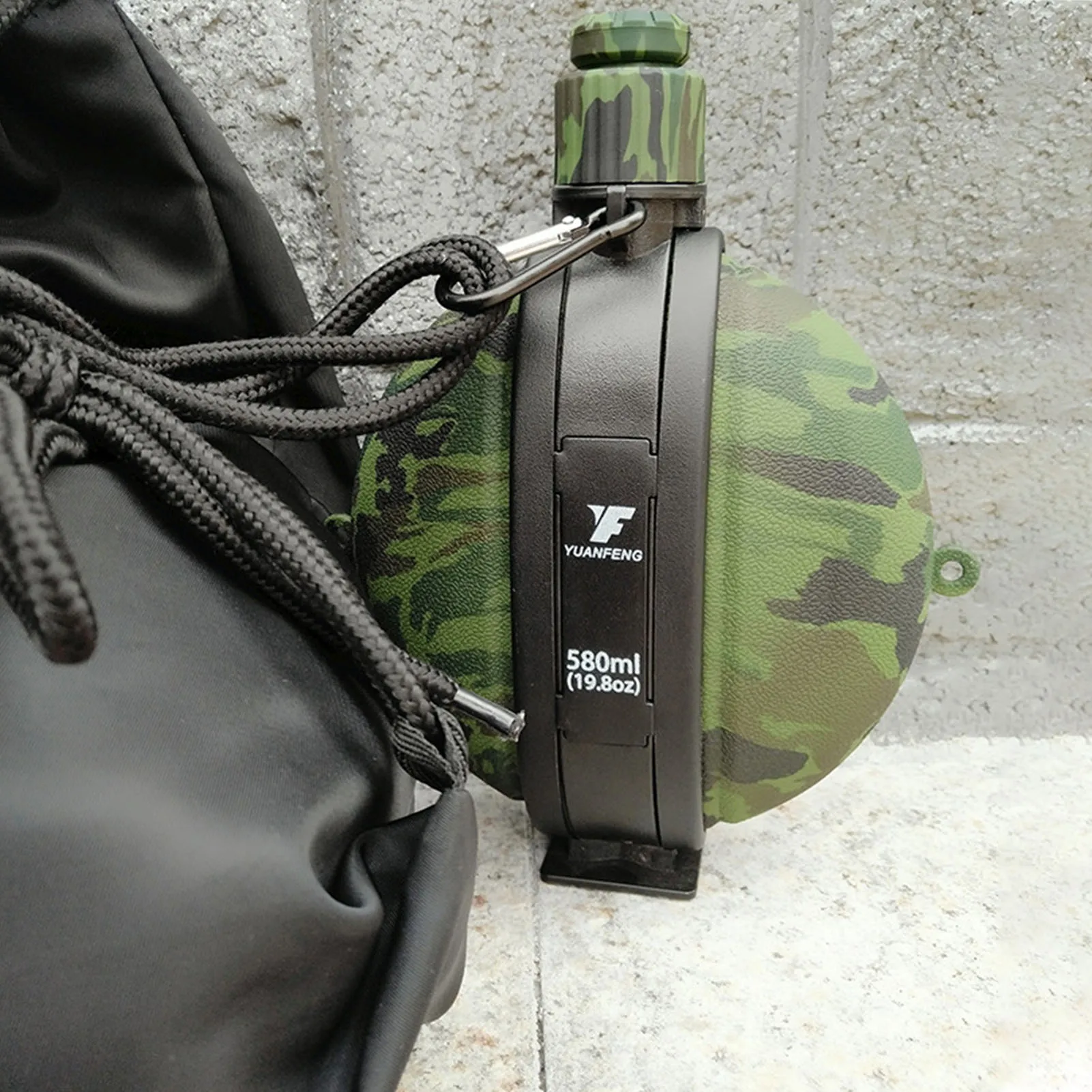 Collapsible Camouflage Water Bottle Militarys Water Canteen Reusable Bottle For Climbing Camping Hiking With Carabiner Handle
Collapsible Camouflage Water Bottle Militarys Water Canteen Reusable Bottle For Climbing Camping Hiking With Carabiner Handle