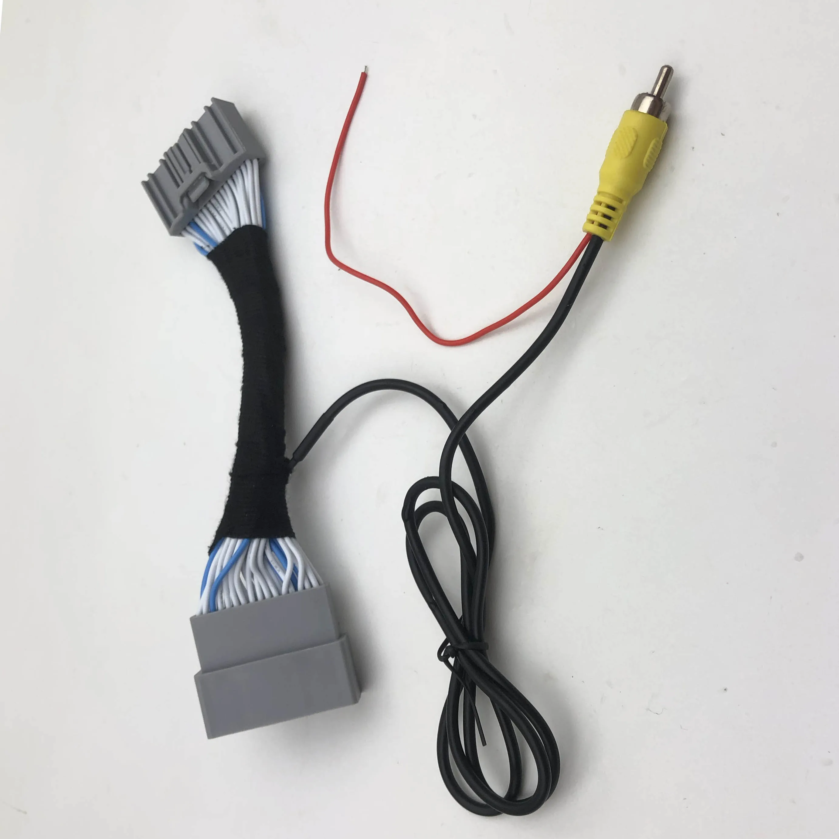 Кабель адаптера камеры VKAUTO C32Pins для Honda CRV пилотный гражданский от 2011 до 2017, удержание камеры OEM, работа с устройством Android
Кабель адаптера камеры VKAUTO C32Pins для Honda CRV пилотный гражданский от 2011 до 2017, удержание камеры OEM, работа с устройством Android