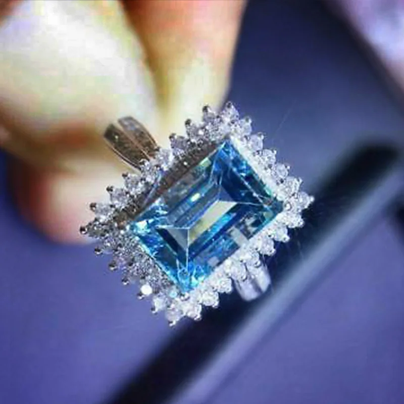 Color Rings for Woman Luxury Engagement Wedding Ring 2022 Trend Square Blue Party Fashion Original Jewelry Gift
Color Rings for Woman Luxury Engagement Wedding Ring 2022 Trend Square Blue Party Fashion Original Jewelry Gift