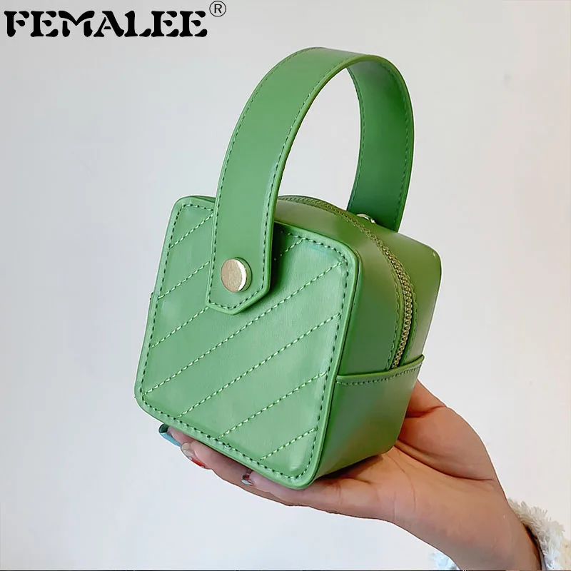 Chains Flap Ladies Embroidery Small Box Shoulder Purses 2022 Women Handle Clutch Bags Luxury Branded Purses and Handbags
Chains Flap Ladies Embroidery Small Box Shoulder Purses 2022 Women Handle Clutch Bags Luxury Branded Purses and Handbags