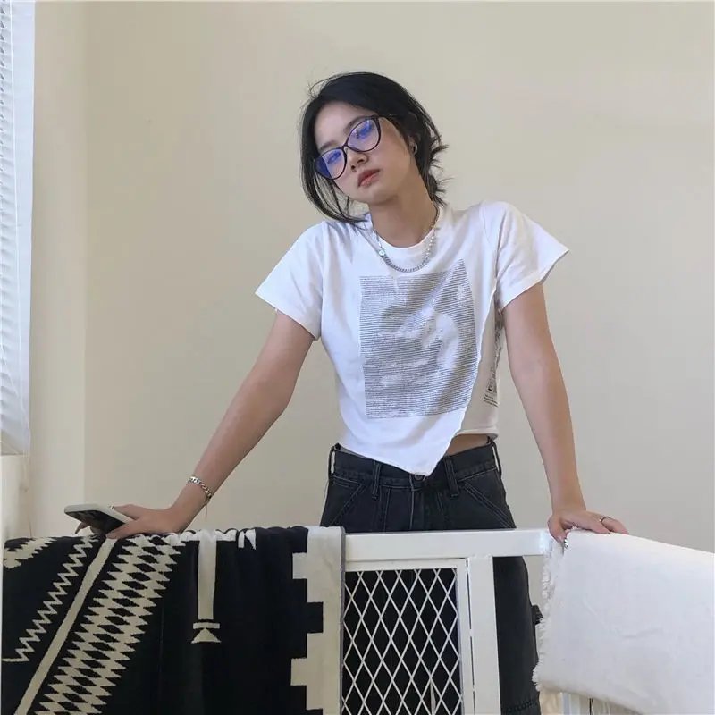 Women T-shirts Asymmetrical Printed Short Sleeve Crop Tops Harajuku Designs Streetwear Navel Sexy Ulzzang O-neck Tees All-match
Women T-shirts Asymmetrical Printed Short Sleeve Crop Tops Harajuku Designs Streetwear Navel Sexy Ulzzang O-neck Tees All-match