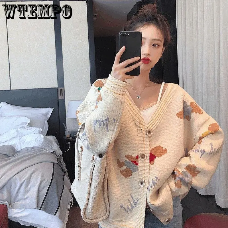 Свободный вязаный кардиган, женский свитер с вышивкой в виде медведя и с V-образным вырезом, милый зимний свитер в студенческом стиле
Свободный вязаный кардиган, женский свитер с вышивкой в виде медведя и с V-образным вырезом, милый зимний свитер в студенческом стиле