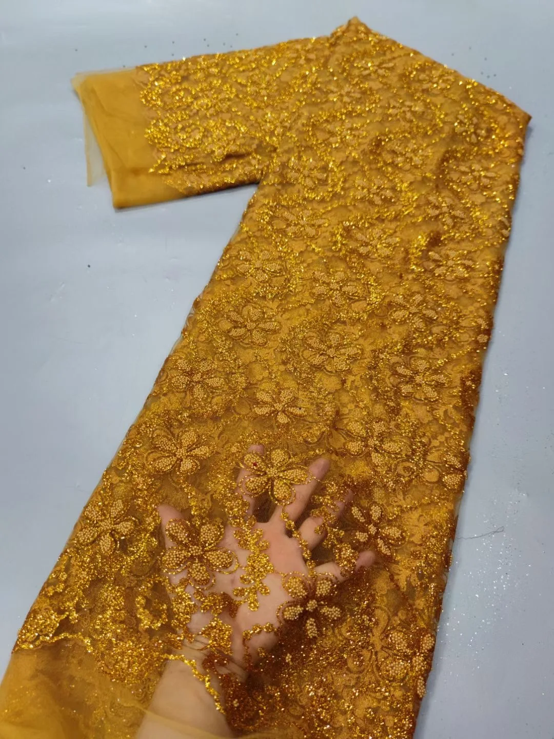 Nigerian Hot Sale Gold Sprinkle Powder High Quality 5 Yards Tulle Lace Fabric African Voile Fabric For Wedding Evening Dress Sew
Nigerian Hot Sale Gold Sprinkle Powder High Quality 5 Yards Tulle Lace Fabric African Voile Fabric For Wedding Evening Dress Sew