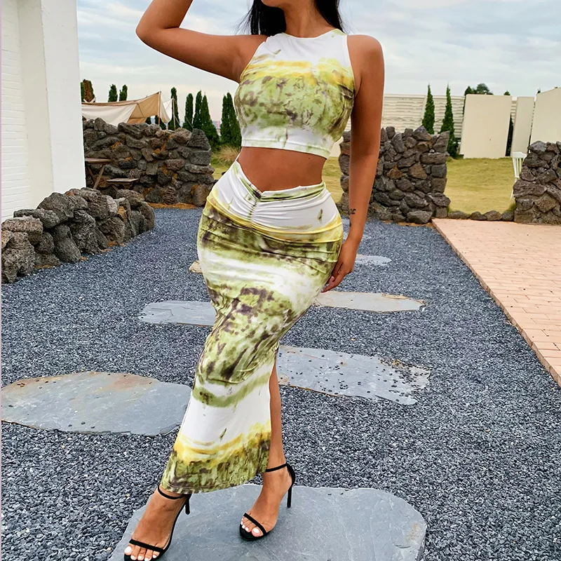 Women Long Skirt Sets Two Pieces Sexy Sleeveless Vest Tank Top with Pleated Hip Long Skirts Beach Style Holiday Print Skirt Set
Women Long Skirt Sets Two Pieces Sexy Sleeveless Vest Tank Top with Pleated Hip Long Skirts Beach Style Holiday Print Skirt Set