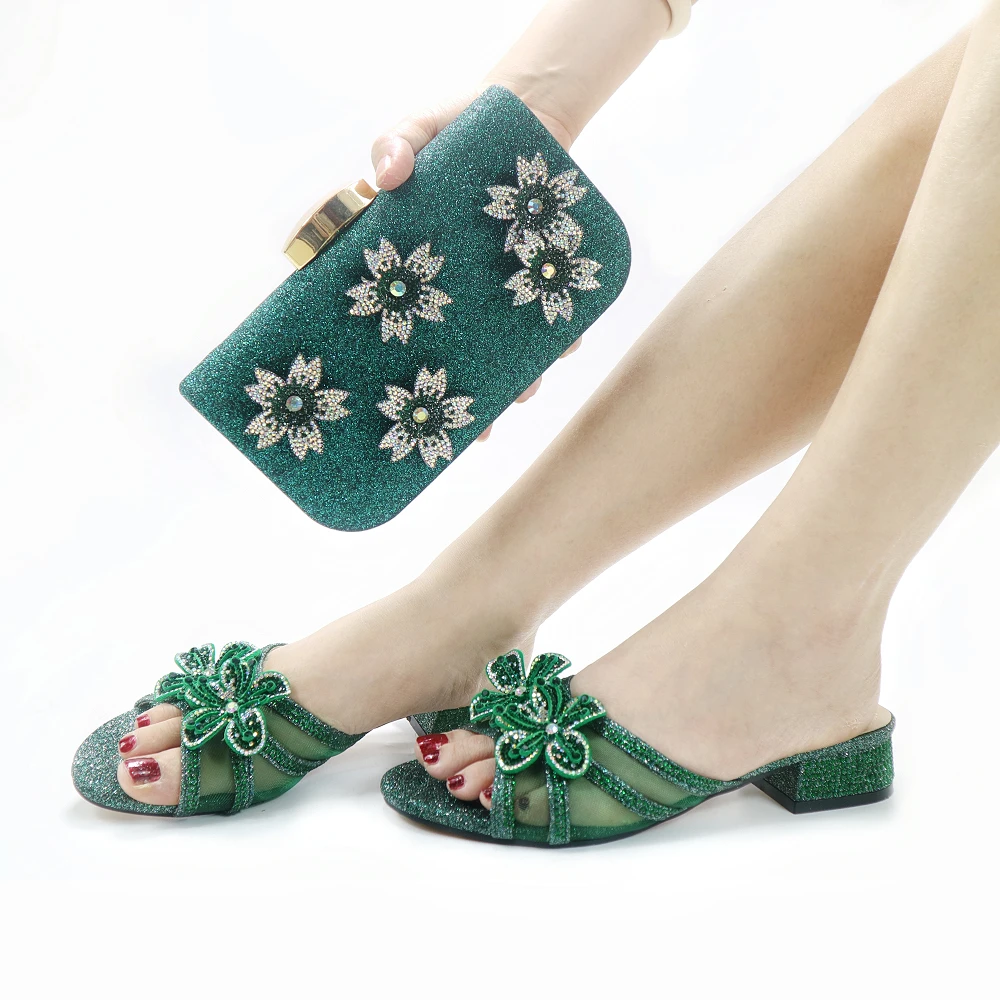 Green Color New Coming Italian Women Lower Heels Shoes and Bag Set Nigerian Lady Sandals With Purse For Garden Party 
Green Color New Coming Italian Women Lower Heels Shoes and Bag Set Nigerian Lady Sandals With Purse For Garden Party