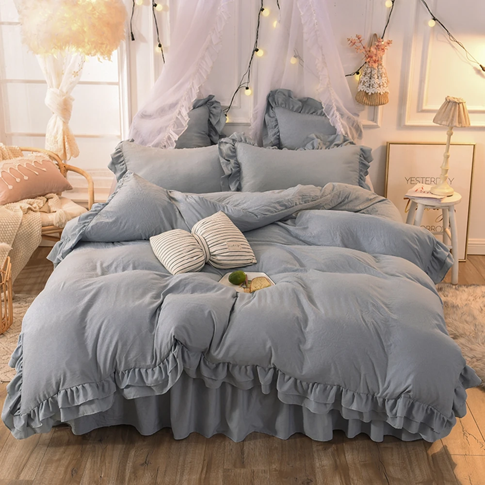 Комплект постельного белья с пододеяльником, пододеяльником и наволочкой 
Комплект постельного белья с пододеяльником, пододеяльником и наволочкой