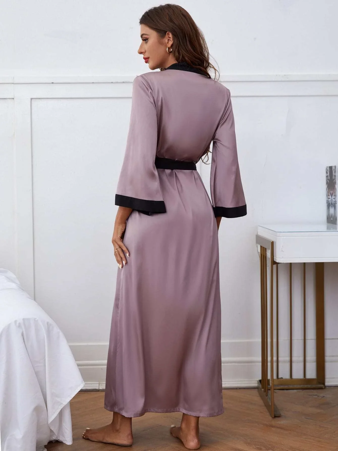 2022 2022 Satin Cami Night Dress With Colorblock Belted Robe Fashionable women's suit Fashionable women's suit
2022 2022 Satin Cami Night Dress With Colorblock Belted Robe Fashionable women's suit Fashionable women's suit