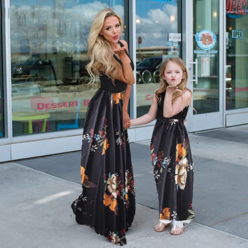 2022 Summer Family Matching Floral Black Long Dresses Mother Daughter Girl Big Sizes Mom And Me Women Maxi Sexy Beach Dress
2022 Summer Family Matching Floral Black Long Dresses Mother Daughter Girl Big Sizes Mom And Me Women Maxi Sexy Beach Dress