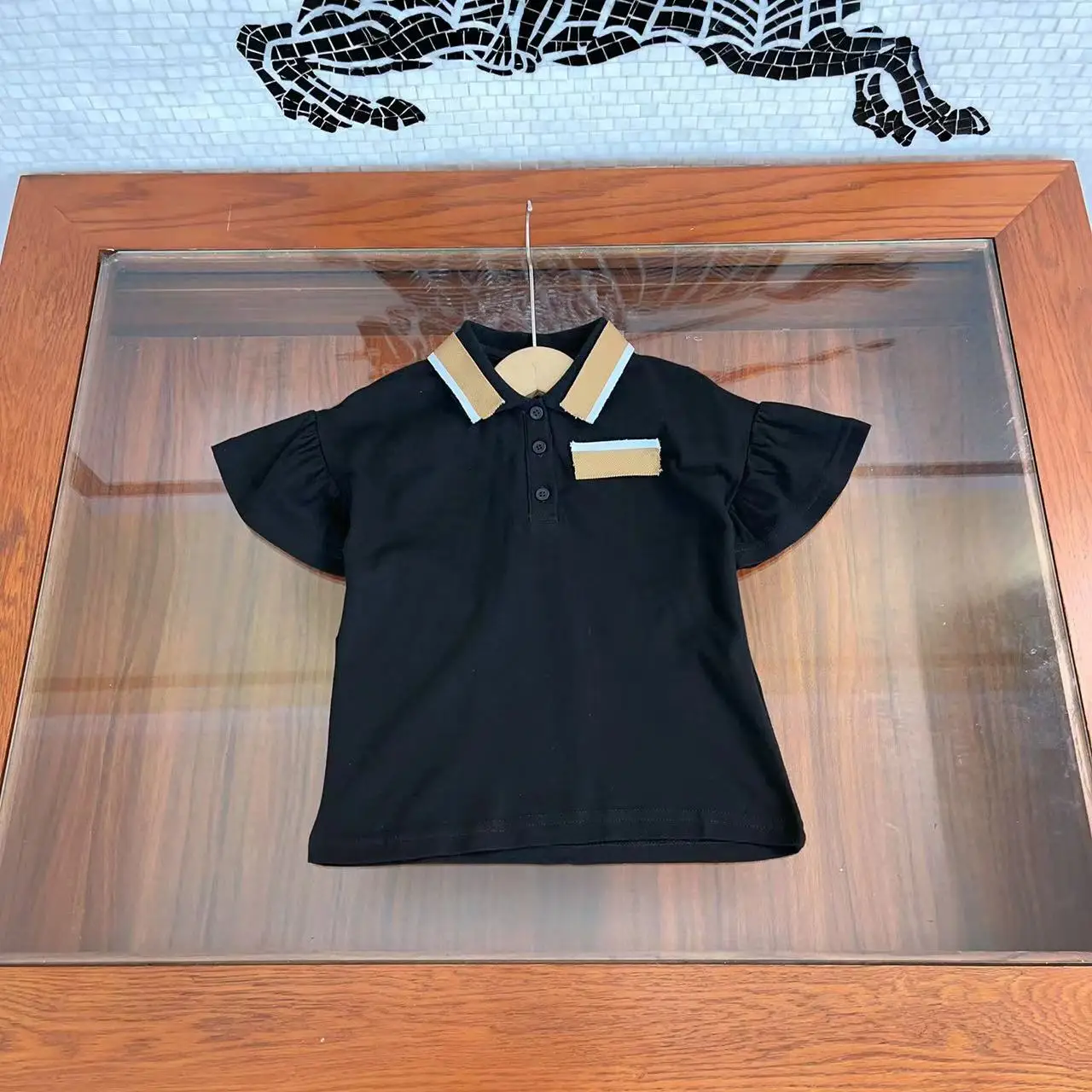 Light and luxurious children's wear New fashion girls' bubble sleeve design sweet top in spring and summer of 2022
Light and luxurious children's wear New fashion girls' bubble sleeve design sweet top in spring and summer of 2022