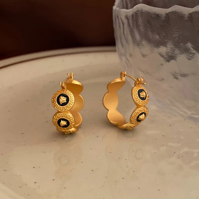 VintageCopper-plated Gold Personalized Geometric Earrings Personalized Black Drop Earrings Fashion Trendy Ear Accessories
VintageCopper-plated Gold Personalized Geometric Earrings Personalized Black Drop Earrings Fashion Trendy Ear Accessories