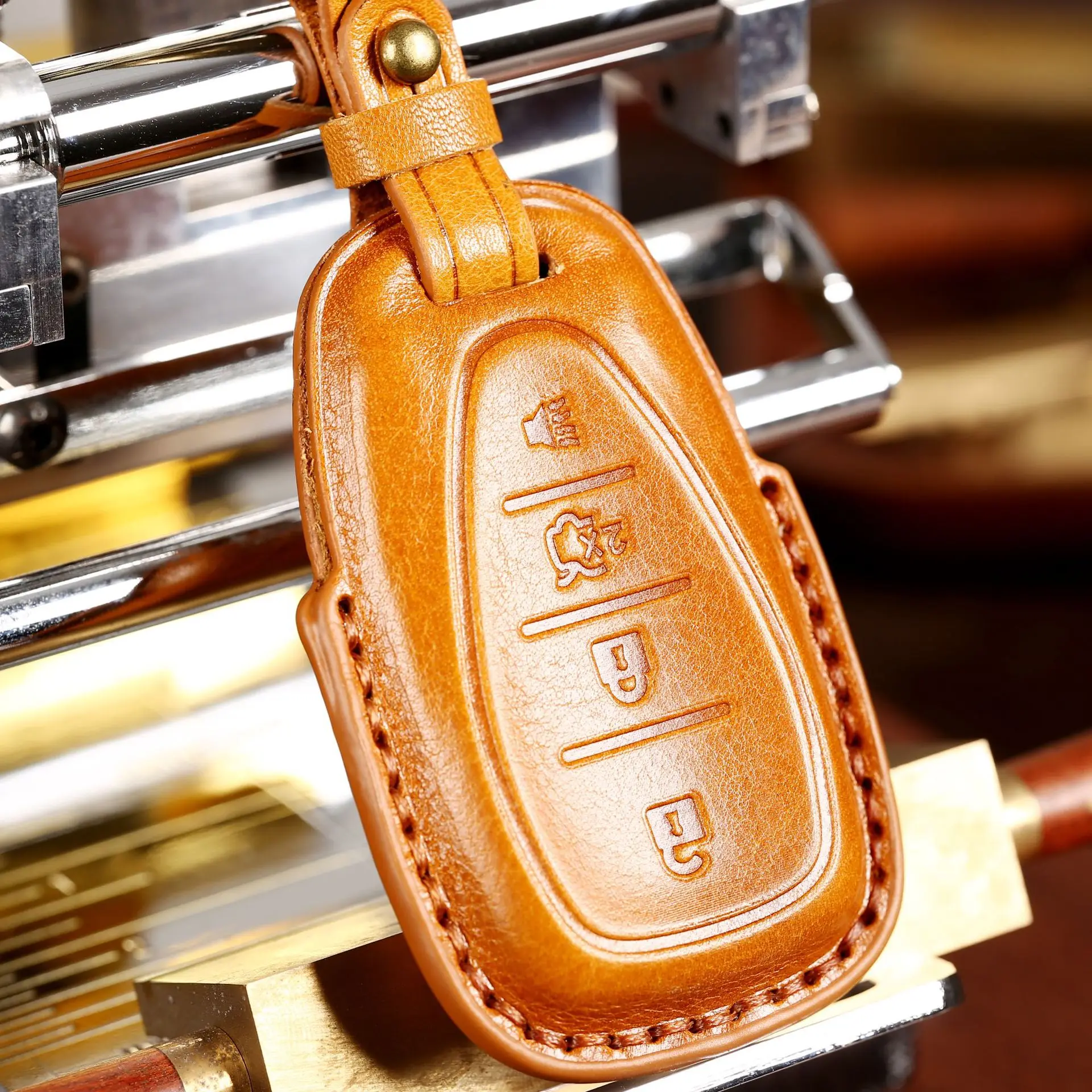 Genuine Leather Car Key Cover Case For CHEVROLET Cruze Spark Camaro Volt Bolt Trax Malibu Captiva Equinox Trax Tracker AVEO Lova 
Genuine Leather Car Key Cover Case For CHEVROLET Cruze Spark Camaro Volt Bolt Trax Malibu Captiva Equinox Trax Tracker AVEO Lova