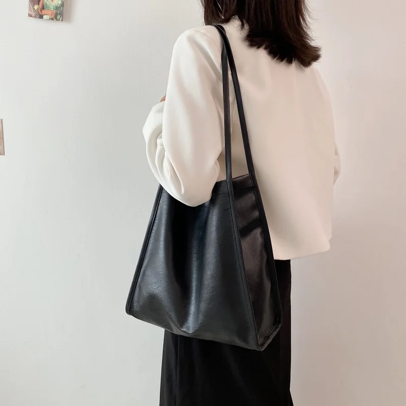 New Large Capacity Simple Pure Color Soft Tote Bags Leisure Korean Style Daily Students Bags Handbag Women's Leather Bags
New Large Capacity Simple Pure Color Soft Tote Bags Leisure Korean Style Daily Students Bags Handbag Women's Leather Bags