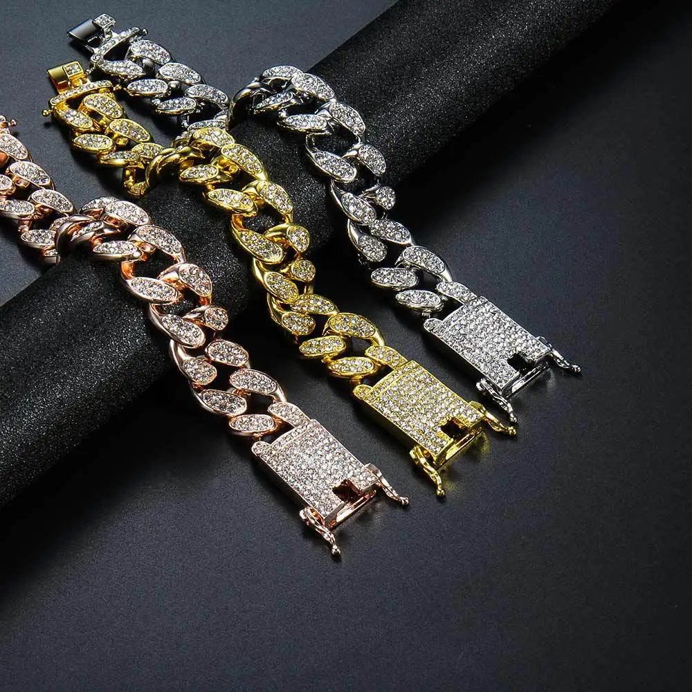 Мужской браслет в стиле хип-хоп с золотым покрытием и кристаллами
Мужской браслет в стиле хип-хоп с золотым покрытием и кристаллами