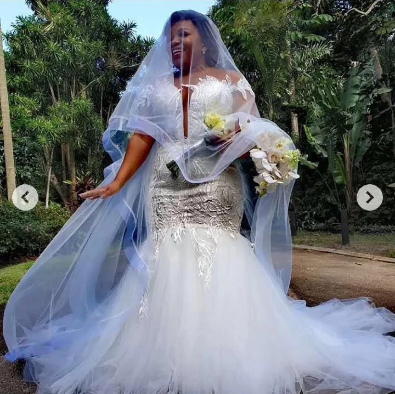 African Plus Size Mermaid Wedding Dresses Lace Appliqued Bridal Gowns Sheer Jewel Neck Illusion Short Sleeves Custom Made 2024
African Plus Size Mermaid Wedding Dresses Lace Appliqued Bridal Gowns Sheer Jewel Neck Illusion Short Sleeves Custom Made 2024