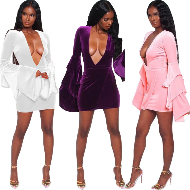 Женское бархатное мини-платье с глубоким V-образным вырезом и длинным рукавом
Женское бархатное мини-платье с глубоким V-образным вырезом и длинным рукавом