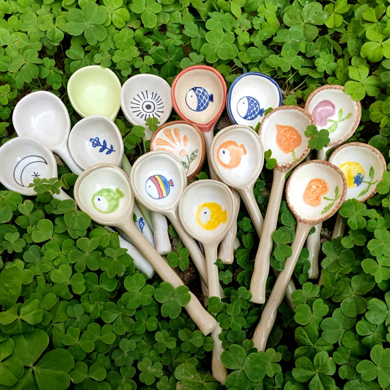 Japanese Style Ceramic Dinner Spoon Hand-painted Household Spoon Cute Long Handle Soup Spoon Dessert Spoon 
Japanese Style Ceramic Dinner Spoon Hand-painted Household Spoon Cute Long Handle Soup Spoon Dessert Spoon
