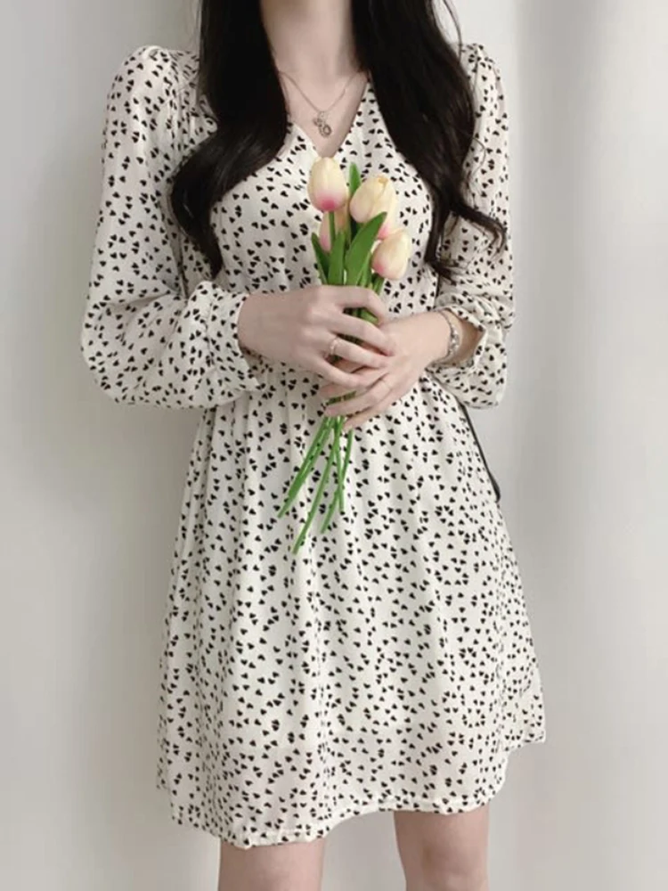 JMPRS Chiffon Women Dress Cute Love Print Long Sleeve High Waist Beach Midi Dress Casual Button Up Summer Ladies Elegant Dress
JMPRS Chiffon Women Dress Cute Love Print Long Sleeve High Waist Beach Midi Dress Casual Button Up Summer Ladies Elegant Dress