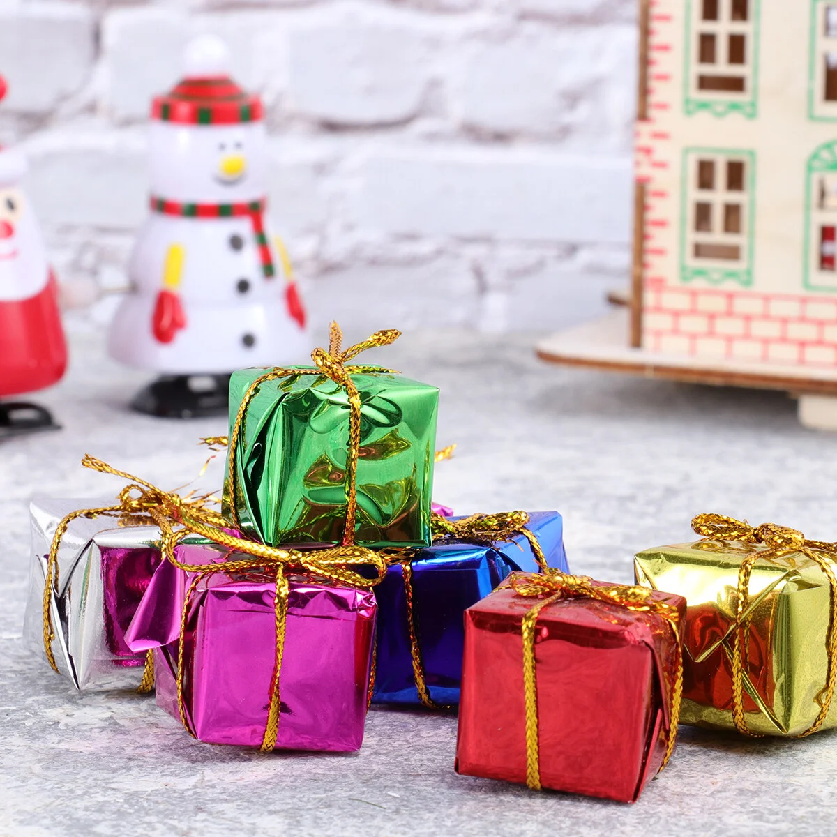 60pcs Small Christmas Gift Box Delicate Christmas Tree Ornaments for Party Festival (Random Color) 
60pcs Small Christmas Gift Box Delicate Christmas Tree Ornaments for Party Festival (Random Color)
