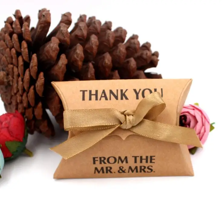 100pcs/lot Creative retro Kraft Paper Pillow Box With ribbon thank you Gift Candy Boxes Wedding Party Favor
100pcs/lot Creative retro Kraft Paper Pillow Box With ribbon thank you Gift Candy Boxes Wedding Party Favor