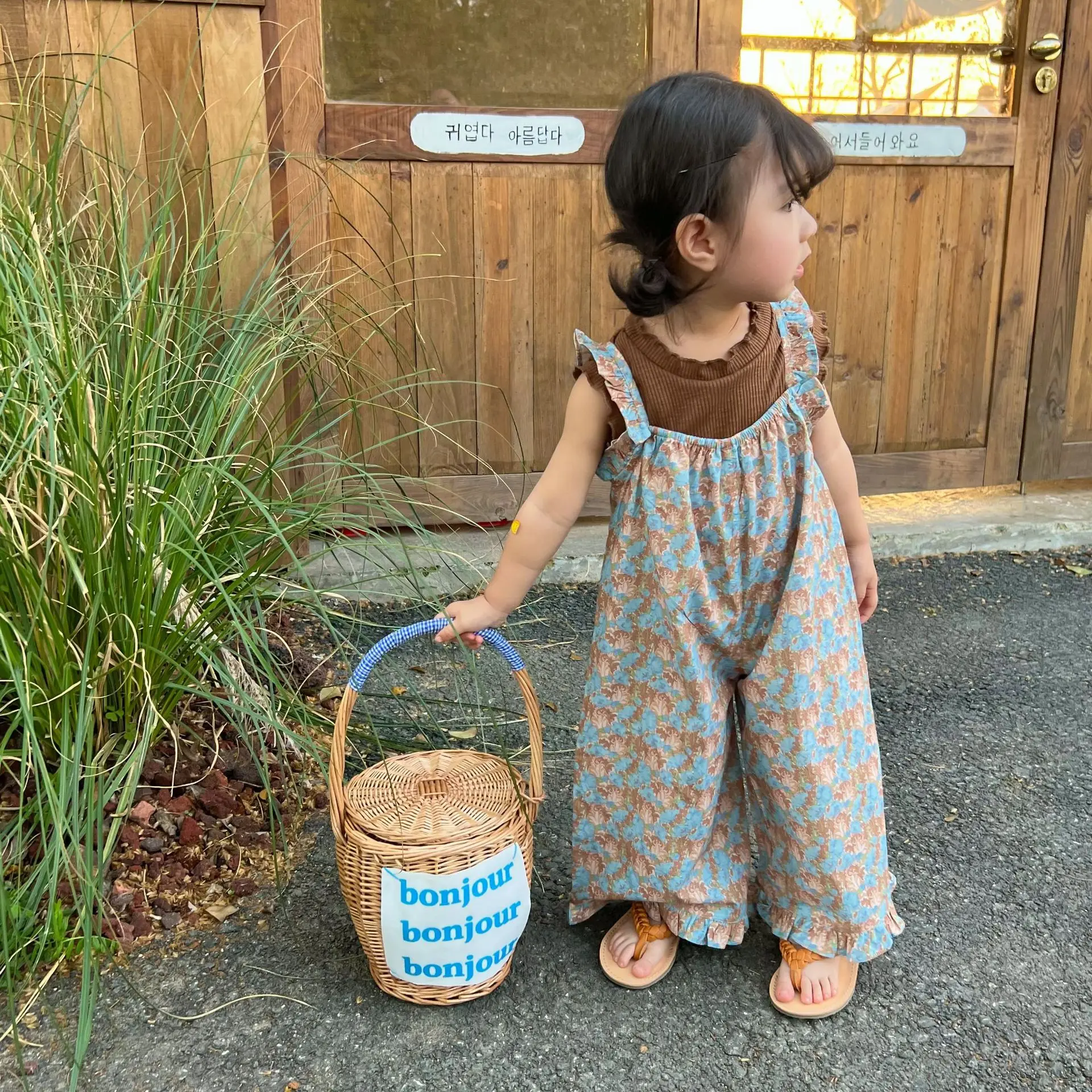 Summer Girl Baby Fashion Floral Jumpsuit Children Ruffle Loose Casual Overalls Kid Cotton Print Pants Infant Solid Ribbed Vest
Summer Girl Baby Fashion Floral Jumpsuit Children Ruffle Loose Casual Overalls Kid Cotton Print Pants Infant Solid Ribbed Vest
