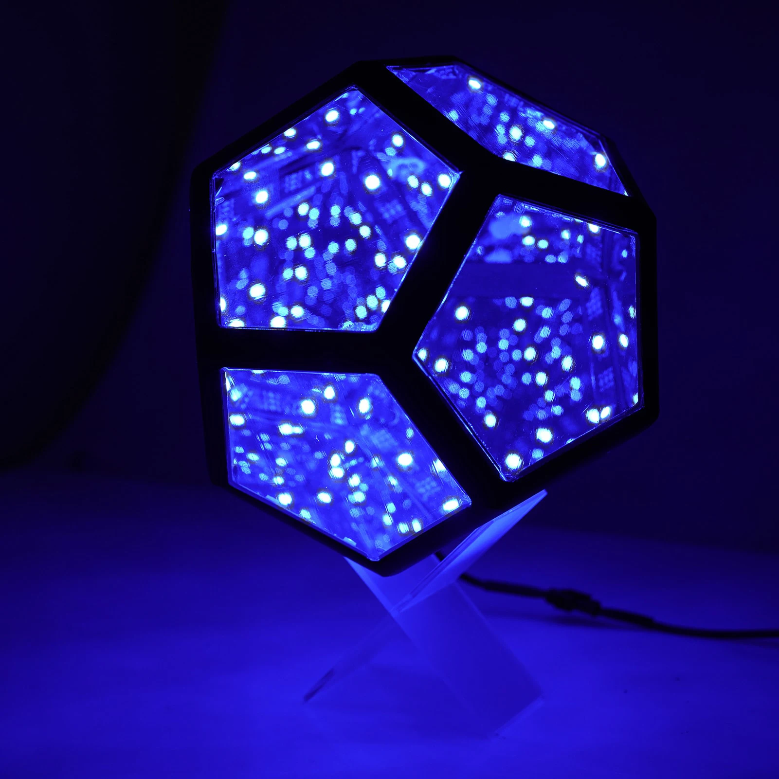 Бесконечный цветовой светильник Dodecahedron, изысканные украшения, декоративная лампа с USB-зарядкой, Фантастическое Пространство, подарок для у...
Бесконечный цветовой светильник Dodecahedron, изысканные украшения, декоративная лампа с USB-зарядкой, Фантастическое Пространство, подарок для у...