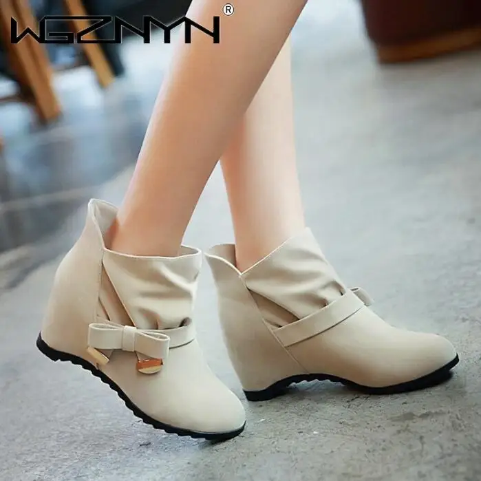Spring Autumn Winter Women Ankle Boots Flock Plus Size Height Increasing Shoes Wedges Butterfly-knot Fleeces Short Plush Casual
Spring Autumn Winter Women Ankle Boots Flock Plus Size Height Increasing Shoes Wedges Butterfly-knot Fleeces Short Plush Casual