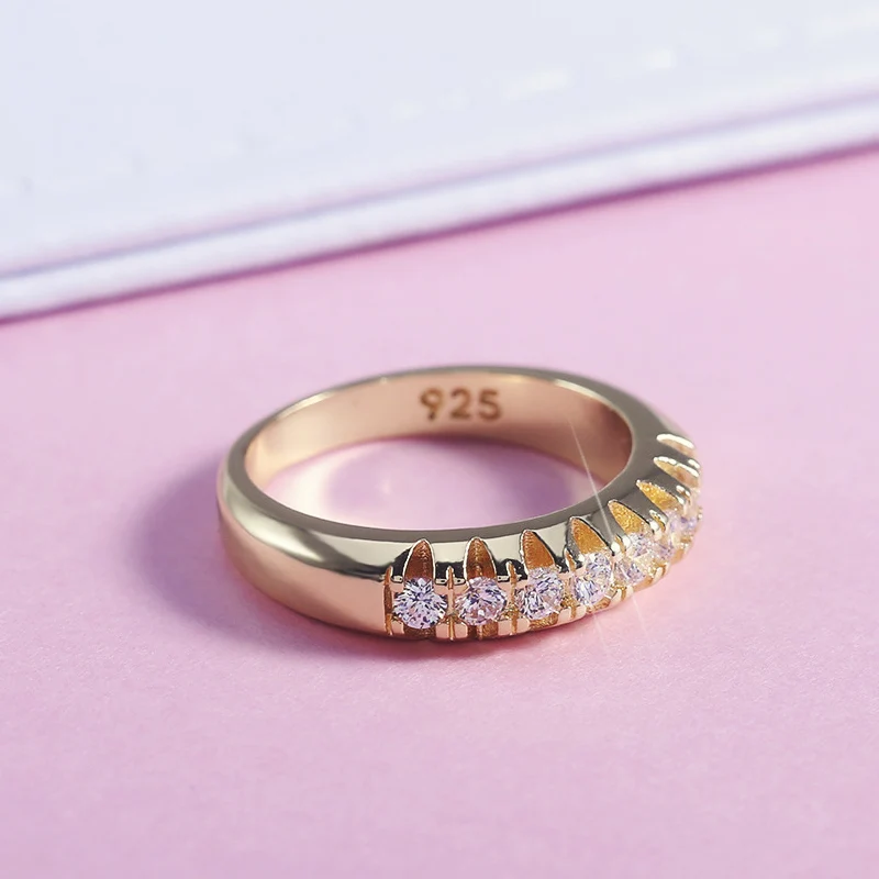 Huitan High Quality Office Lady Accessories Rings Golden Color Halo Micro Paved Casual Style Female Jewel With Size 6-10 2019
Huitan High Quality Office Lady Accessories Rings Golden Color Halo Micro Paved Casual Style Female Jewel With Size 6-10 2019
