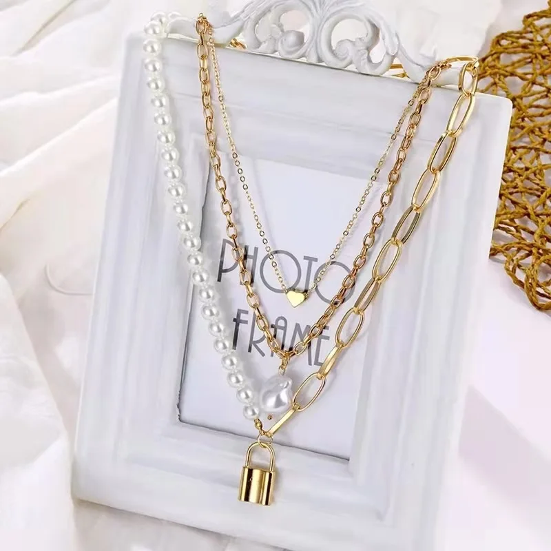 Retro Multilayer Heart Pendant Choker Shaped Pearl Pendant Padlock Necklace Jewlery
Retro Multilayer Heart Pendant Choker Shaped Pearl Pendant Padlock Necklace Jewlery