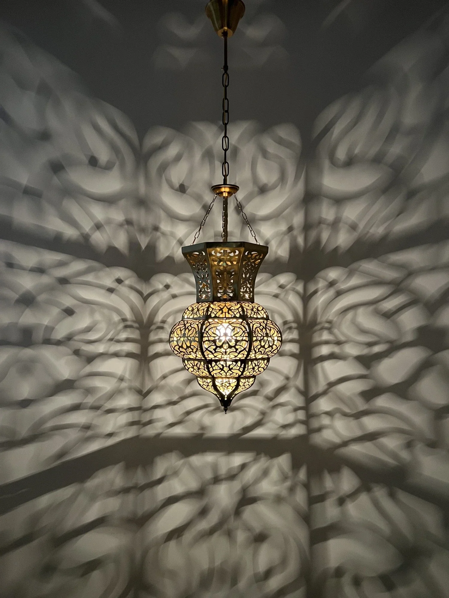 2023 New Moroccan Chandelier Restaurant Homestay Hotel Villa Club Hollow Carved Chandelier
2023 New Moroccan Chandelier Restaurant Homestay Hotel Villa Club Hollow Carved Chandelier