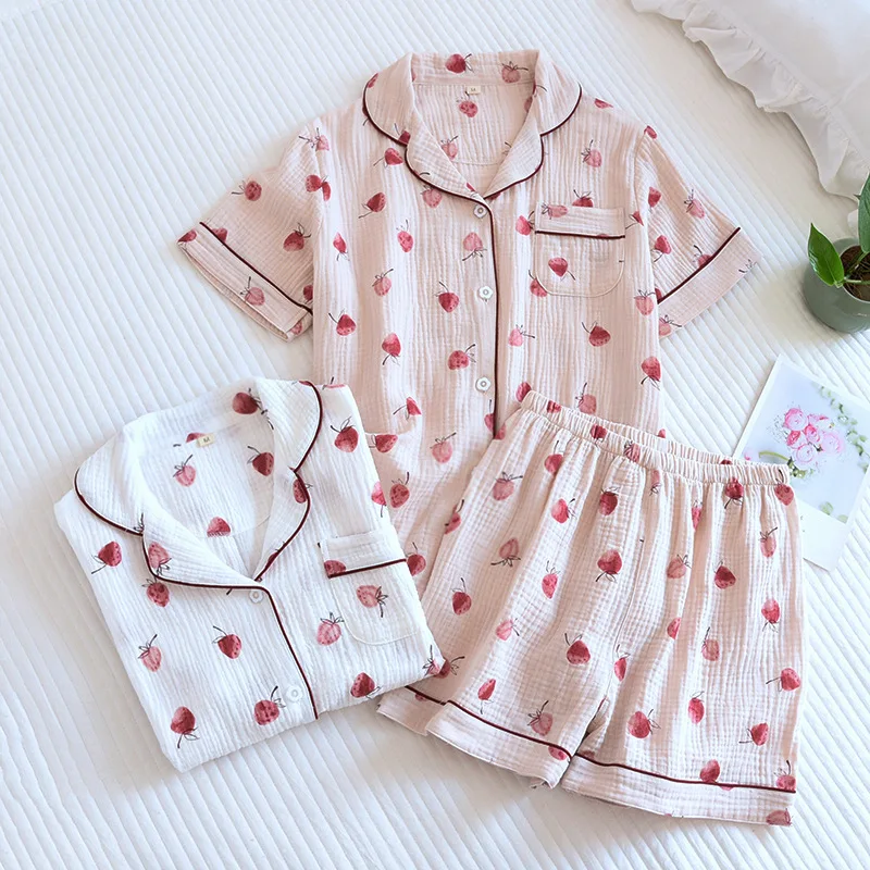 Summer/Autumn Strawberry Print Women's Pajamas Cotton Crepe Short Sleeved Shorts Suits Lapel Cute Loose Comfortable Home Clothes
Summer/Autumn Strawberry Print Women's Pajamas Cotton Crepe Short Sleeved Shorts Suits Lapel Cute Loose Comfortable Home Clothes