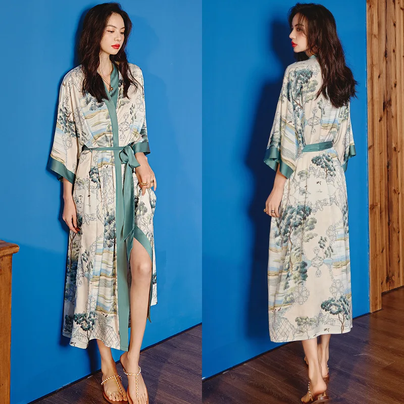 2022 new Satin Chiffon pajamas women's summer large ice silk light luxury light grey Nightgown bathrobe home clothes
2022 new Satin Chiffon pajamas women's summer large ice silk light luxury light grey Nightgown bathrobe home clothes