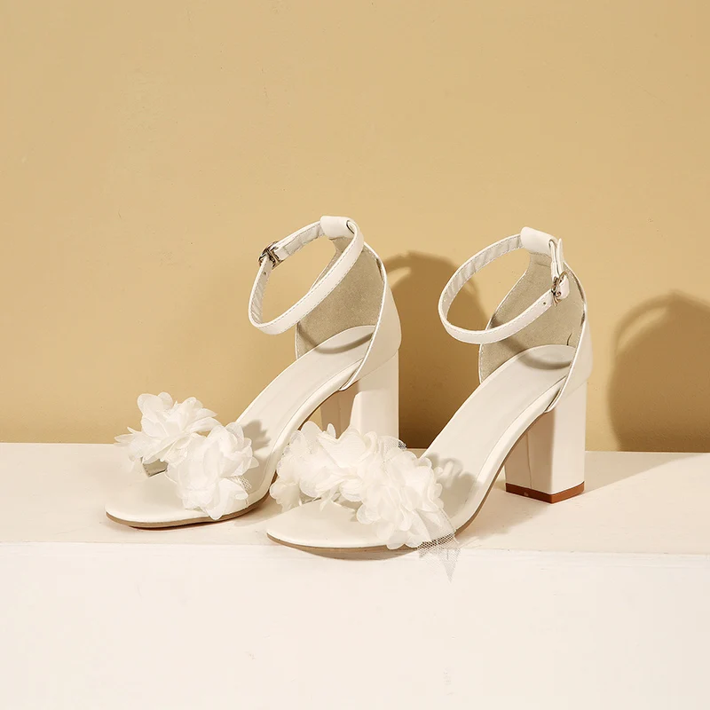 Oversized Lace Gauze Appliques Open Toe Women's Sandals High Chunky Heel Ankle Buckle Breathable Summer Fashion Sandals
Oversized Lace Gauze Appliques Open Toe Women's Sandals High Chunky Heel Ankle Buckle Breathable Summer Fashion Sandals