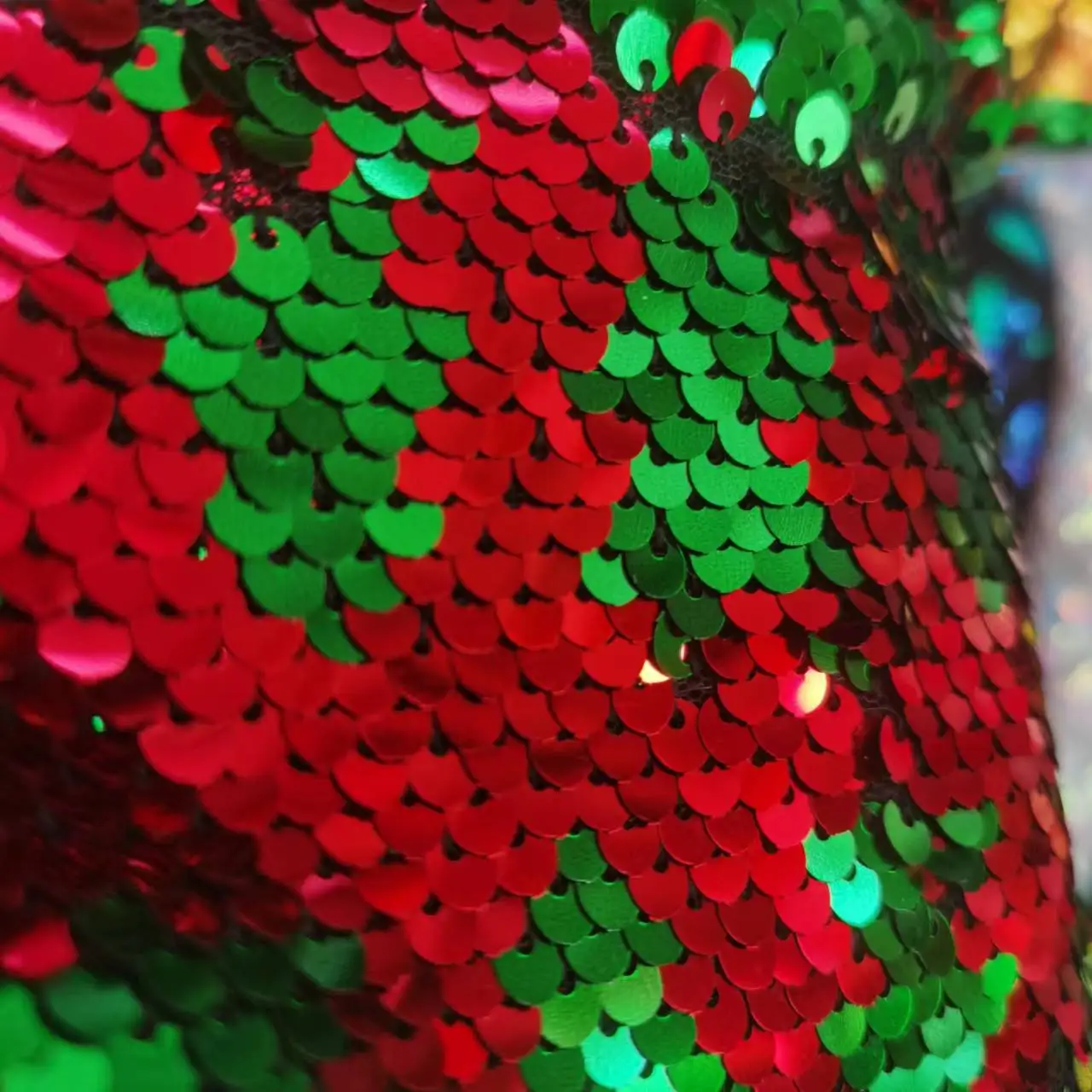 Red And Green Turnover Sequin Fabric Glittering For Performance Dress Dance Skirt Headdress Princess Skirt DIY Materials
Red And Green Turnover Sequin Fabric Glittering For Performance Dress Dance Skirt Headdress Princess Skirt DIY Materials