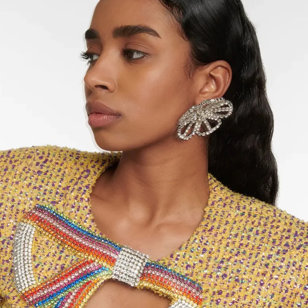 Hollow Flower Earrings for Women 2023 Trending Vintage Luxury Designer Bohemia Exaggerated Rhinestone Ear Stud Silver Jewelry
Hollow Flower Earrings for Women 2023 Trending Vintage Luxury Designer Bohemia Exaggerated Rhinestone Ear Stud Silver Jewelry