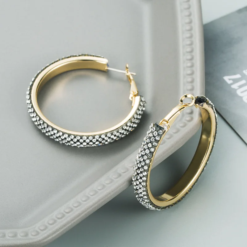 Statement Cute Small Gold Circle Hoop Earrings For Women Bridal Fashion Wedding Shiny Rhinestones Loop Circle Earring Jewelry
Statement Cute Small Gold Circle Hoop Earrings For Women Bridal Fashion Wedding Shiny Rhinestones Loop Circle Earring Jewelry