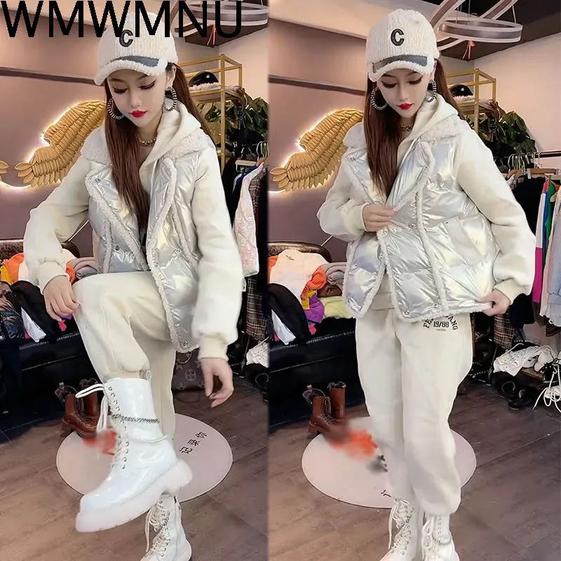 Sportwear Three-piece Set Women Plus Velvet Hooded Fashion Top + Elastic Waist Nine-point Pants + Shiny Waistcoat Fashion Suit
Sportwear Three-piece Set Women Plus Velvet Hooded Fashion Top + Elastic Waist Nine-point Pants + Shiny Waistcoat Fashion Suit