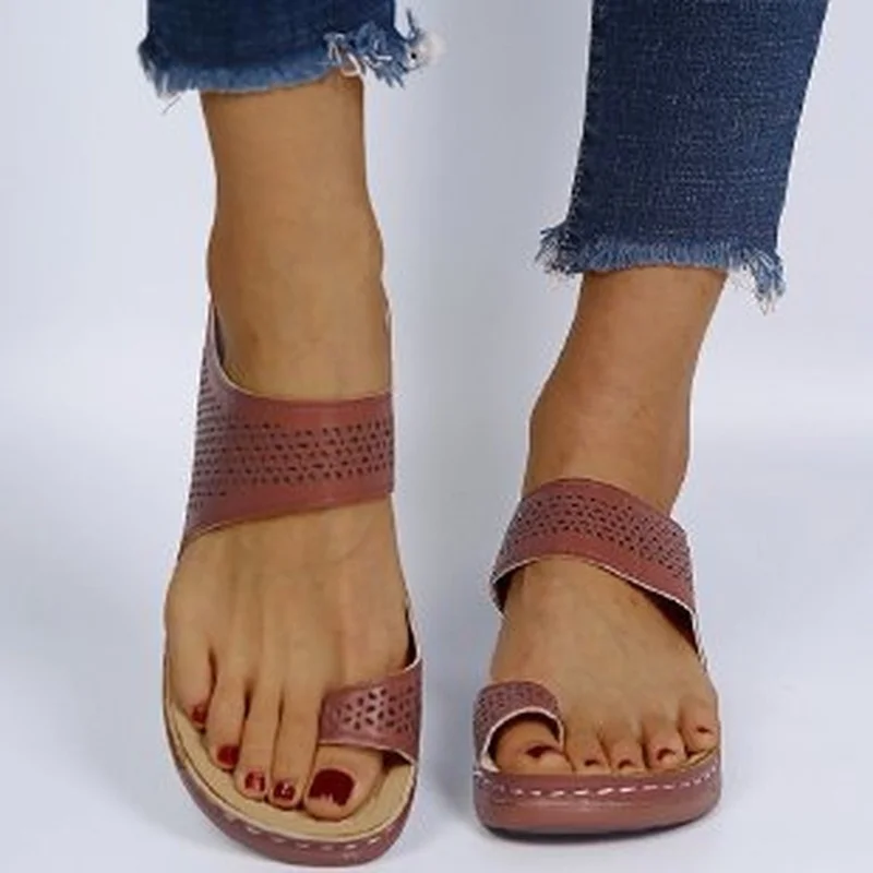 Plus Size 43 Summer Fashion Leather Sandals Women's Thick Bottom Flat Casual Beach Slippers Women's Outdoor Slippers Women
Plus Size 43 Summer Fashion Leather Sandals Women's Thick Bottom Flat Casual Beach Slippers Women's Outdoor Slippers Women