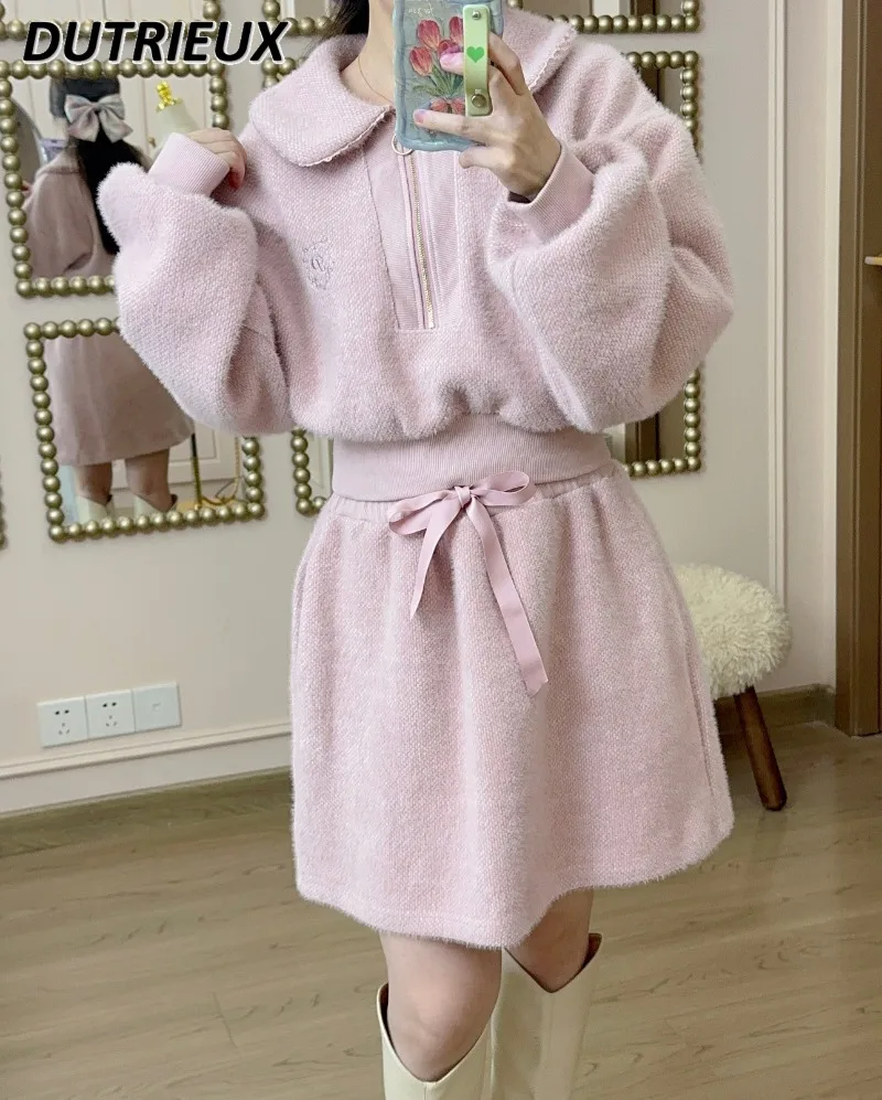 Autumn Winter New Knitted Lapel Zipper Short Top and Short Skirt Set Furry Solid Color Two Piece Sets Women's Outfits
Autumn Winter New Knitted Lapel Zipper Short Top and Short Skirt Set Furry Solid Color Two Piece Sets Women's Outfits