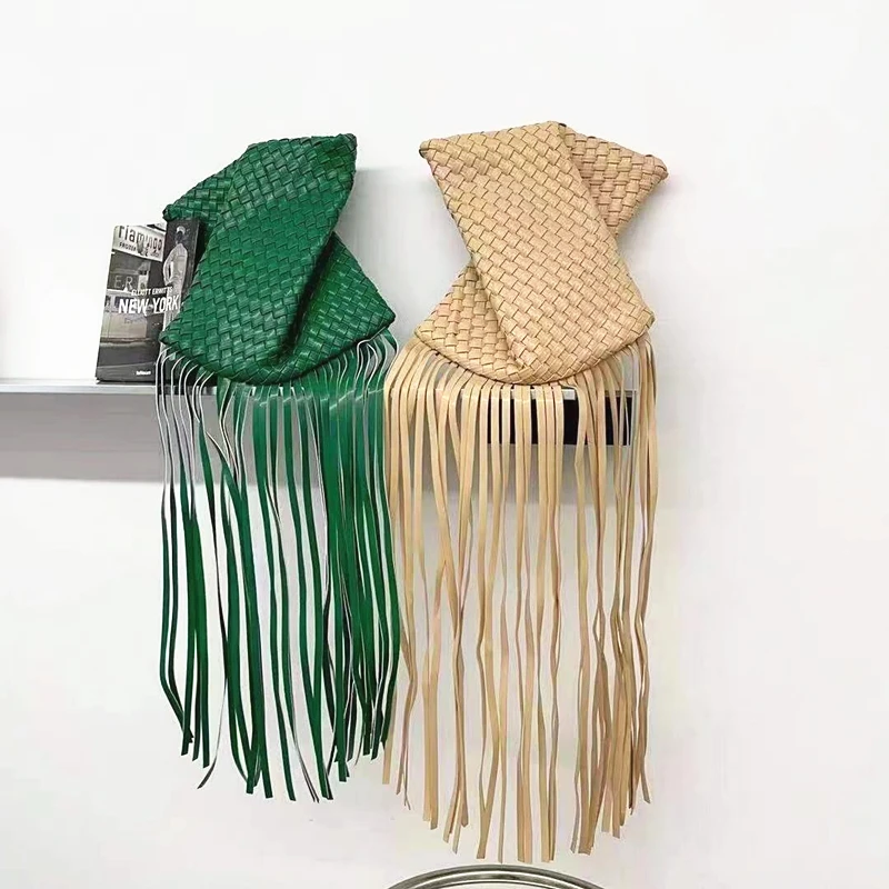 Long Tassel Clutch Bags Women Luxury Designer Leather Fabric Ladies Handbags High Quality Party Girls Evening Bags Fashion 
Long Tassel Clutch Bags Women Luxury Designer Leather Fabric Ladies Handbags High Quality Party Girls Evening Bags Fashion