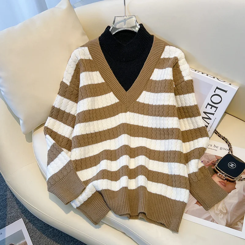 The actual shooting stripes fake two pieces half high collar pullover sweater female 202 autumn and winter new temperament age r
The actual shooting stripes fake two pieces half high collar pullover sweater female 202 autumn and winter new temperament age r