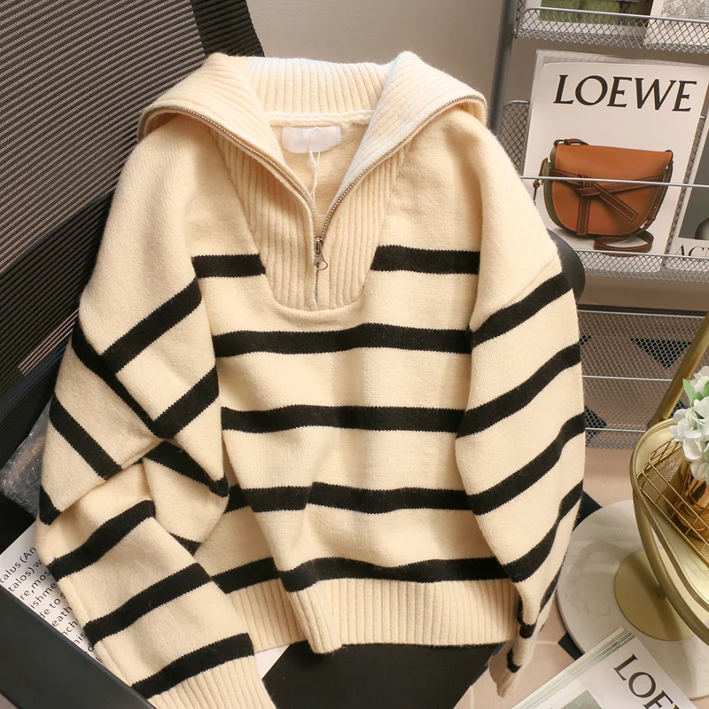 Women's Korean Style Retro Sweater Autumn And Winter College Style Polo High Collar Chic Pullover Thick Striped Coat Knitted Top
Women's Korean Style Retro Sweater Autumn And Winter College Style Polo High Collar Chic Pullover Thick Striped Coat Knitted Top