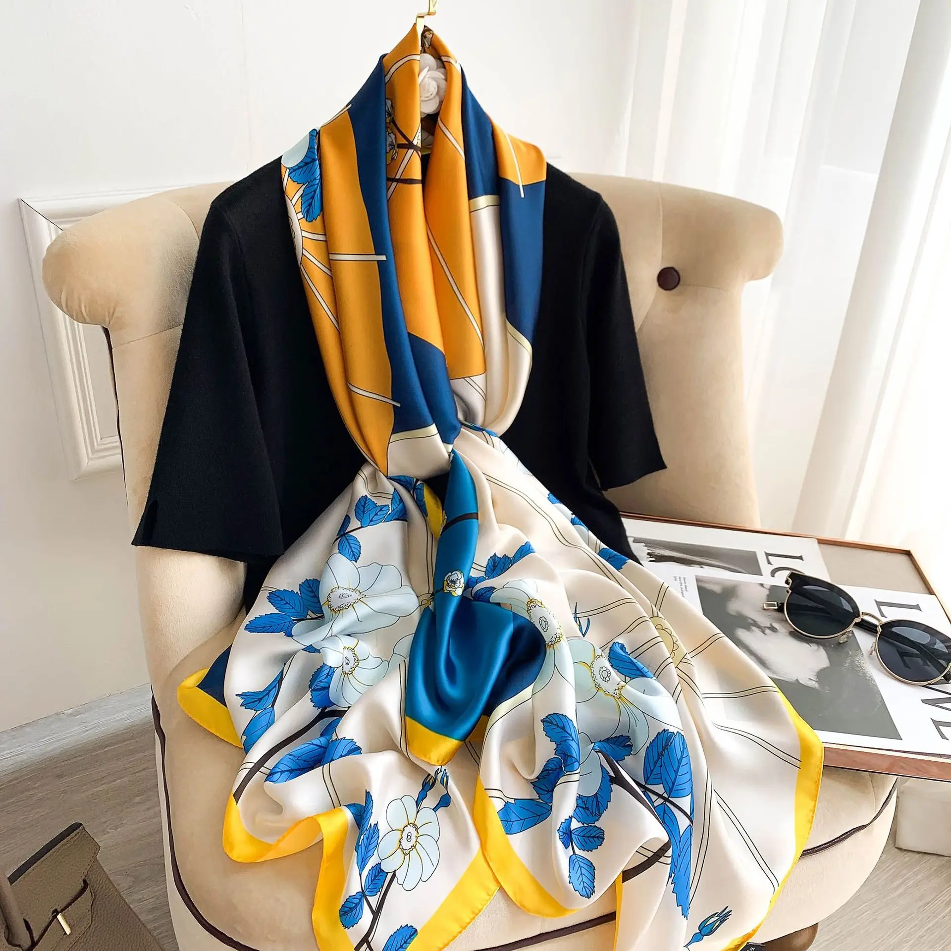 Fashion Flower Long Silk Scarves Popular Print 180X90CM Bandannas Four Seasons Satin Beach Towel 2022 Europe And America Shawls
Fashion Flower Long Silk Scarves Popular Print 180X90CM Bandannas Four Seasons Satin Beach Towel 2022 Europe And America Shawls