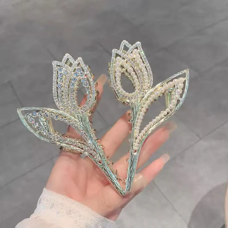 New large Tulip Shark Tooth Clip Women's Fashion Hairpin Rhinestone Pearl Hairpin Temperament Women's Accessories
New large Tulip Shark Tooth Clip Women's Fashion Hairpin Rhinestone Pearl Hairpin Temperament Women's Accessories