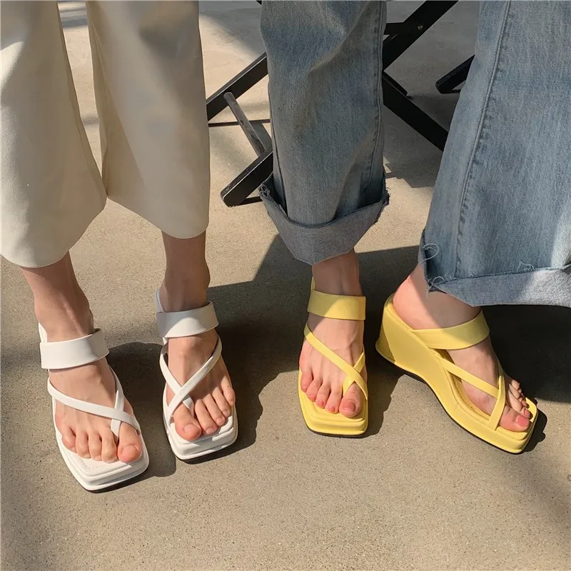 EOEODOIT Women Summer Slippers High Heel Wedges Sandals Leather Casual Outside Drags Open Toe Slides Shoes
EOEODOIT Women Summer Slippers High Heel Wedges Sandals Leather Casual Outside Drags Open Toe Slides Shoes