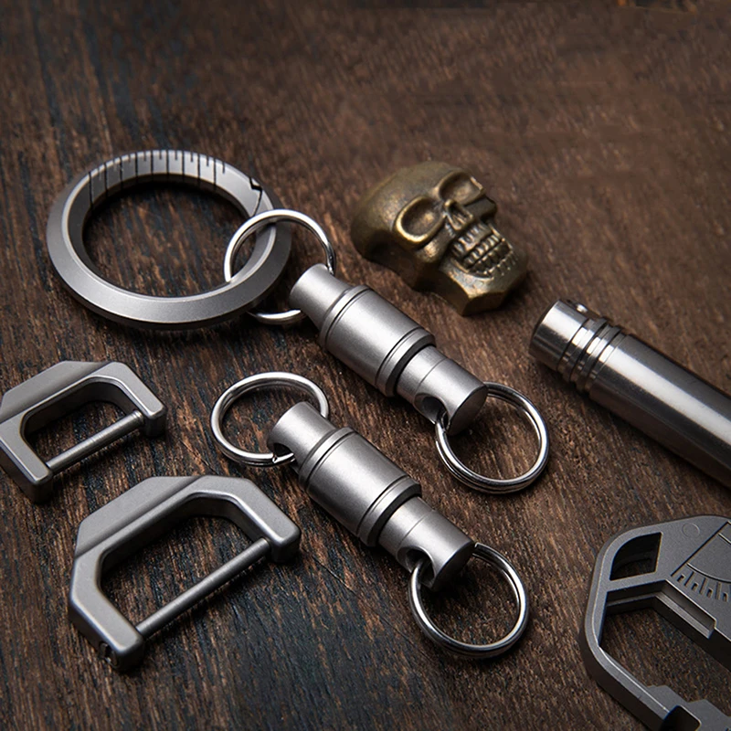 Titanium Buckle Portable Multifunctional EDC Outdoor Tool Titanium Alloy Waist Belt Quick Buckle Keyring
Titanium Buckle Portable Multifunctional EDC Outdoor Tool Titanium Alloy Waist Belt Quick Buckle Keyring
