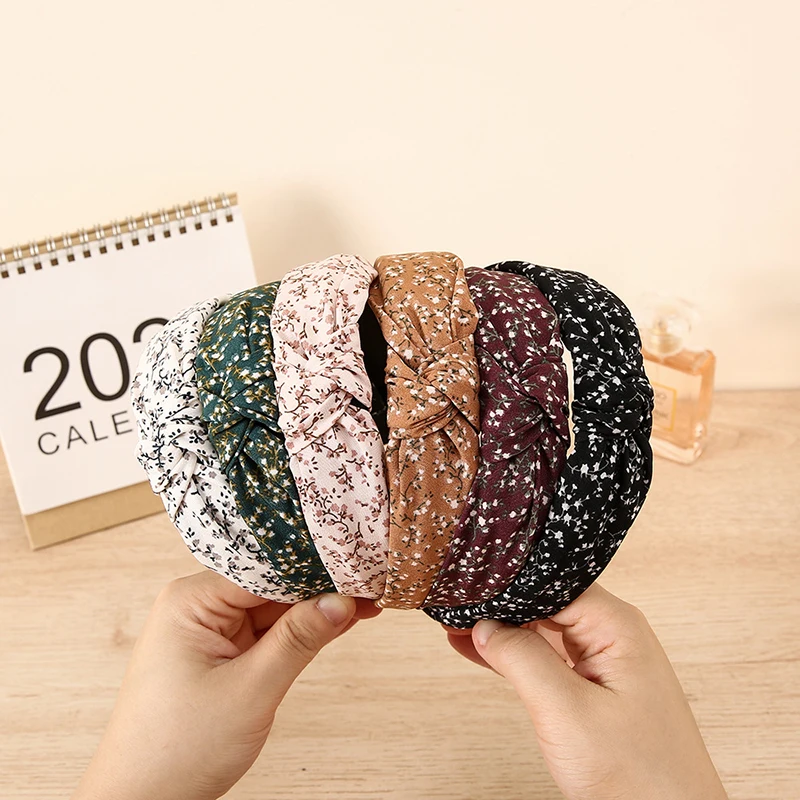 Обруч для волос с винтажным принтом Женский, широкая элегантная повязка на голову с цветочным узором, аксессуары для волос
Обруч для волос с винтажным принтом Женский, широкая элегантная повязка на голову с цветочным узором, аксессуары для волос