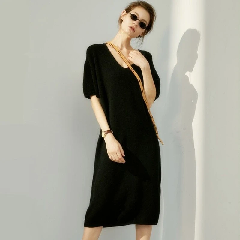 High Quality Cashmere Sweater Women V-neck Short Sleeve Wild Loose Long Knitted Woolen European and American Trend
High Quality Cashmere Sweater Women V-neck Short Sleeve Wild Loose Long Knitted Woolen European and American Trend